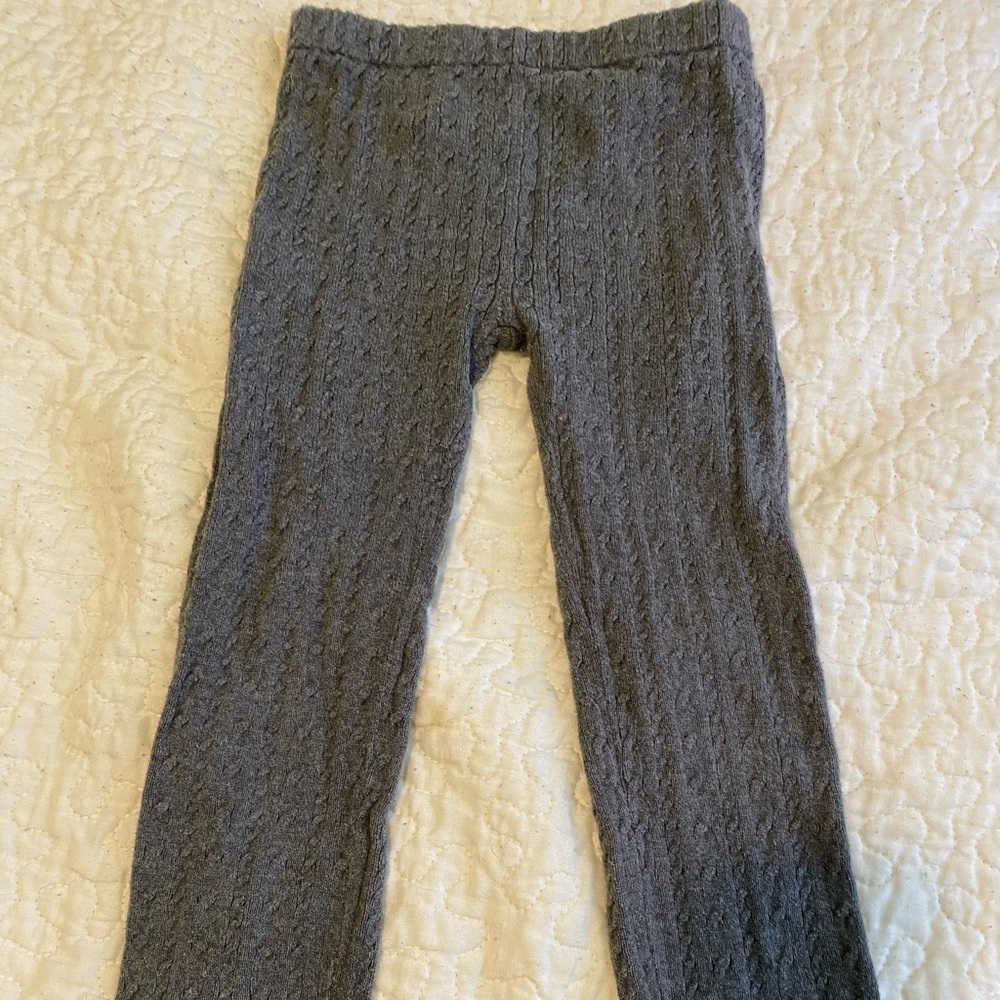 Gap size 5 thick cable knit leggings